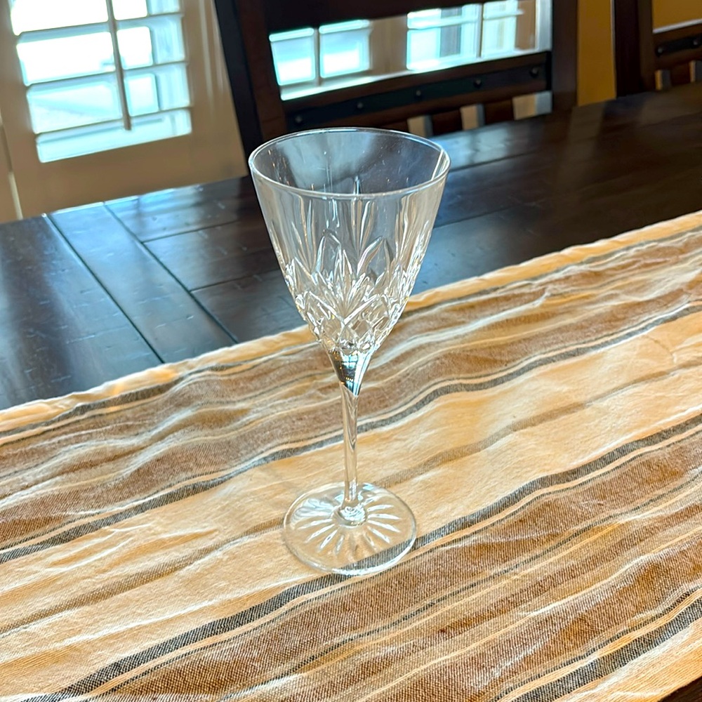 Set of 8 stemware